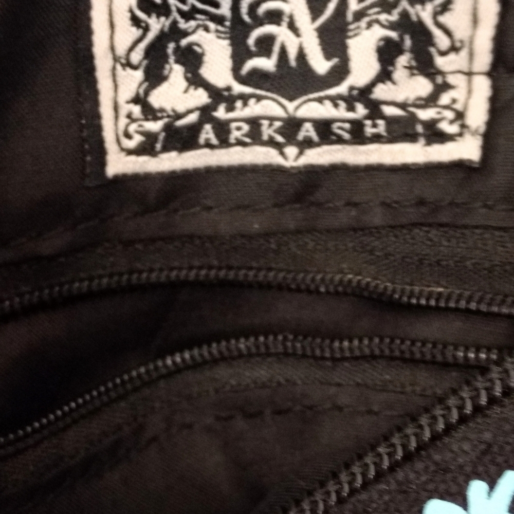 Arkash New York Canvas Crossbody - Picture 5 of 7